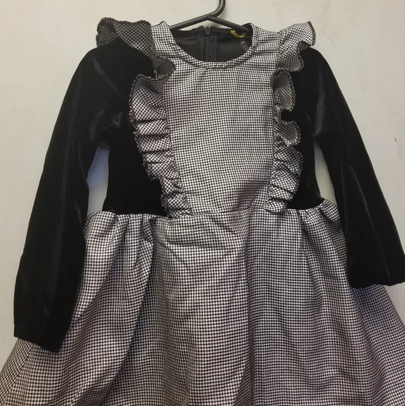 Toddler girl velvet ruffled dress size 3 (B3) - Picture 2 of 3